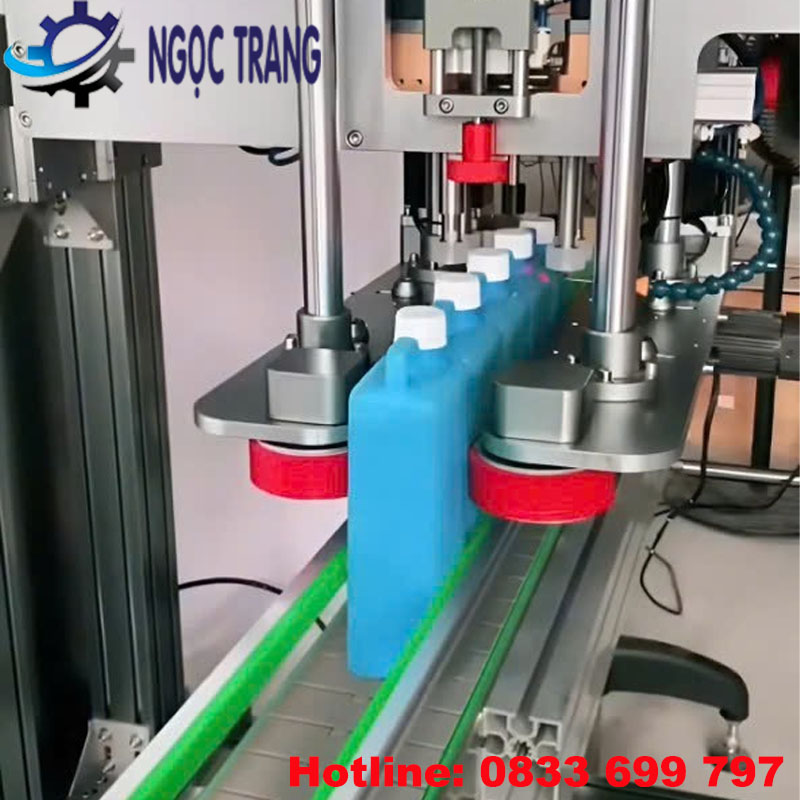Máy siết nắp chai tự động