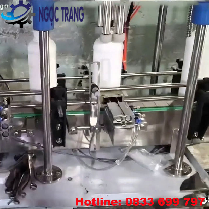 Máy siết nắp chai tự động