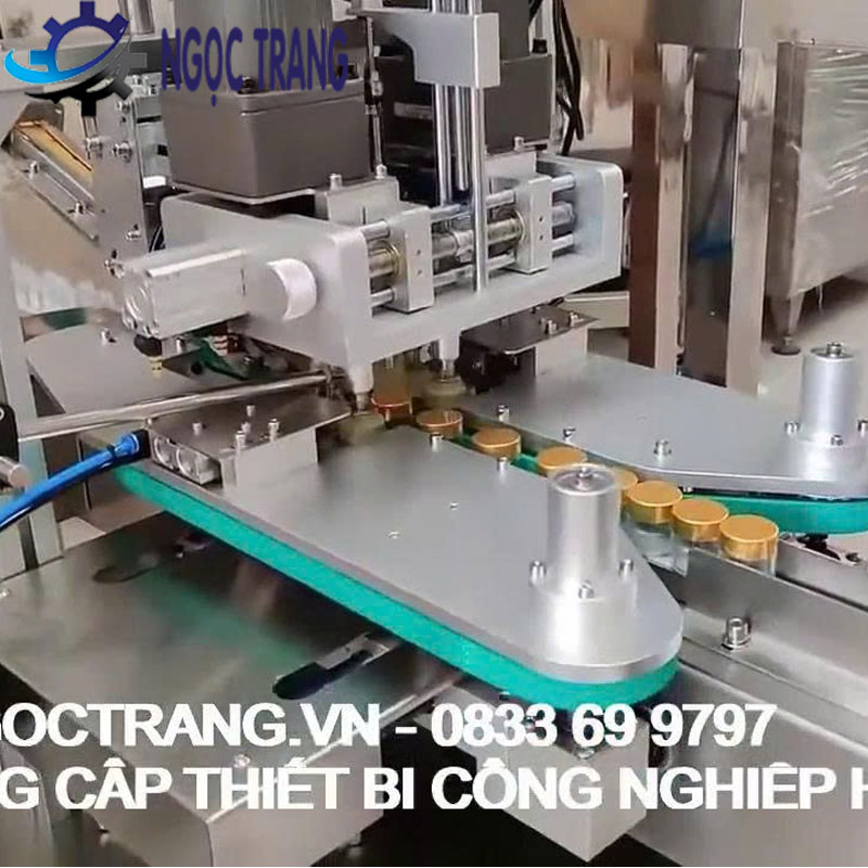 Máy đóng nắp chai