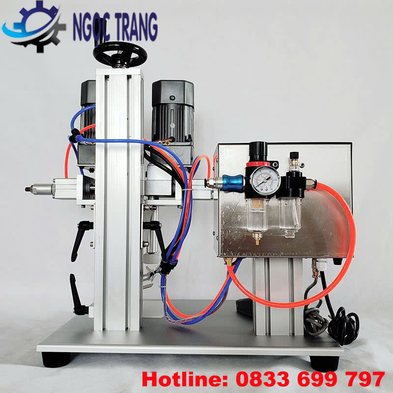 Máy vặn nắp chai