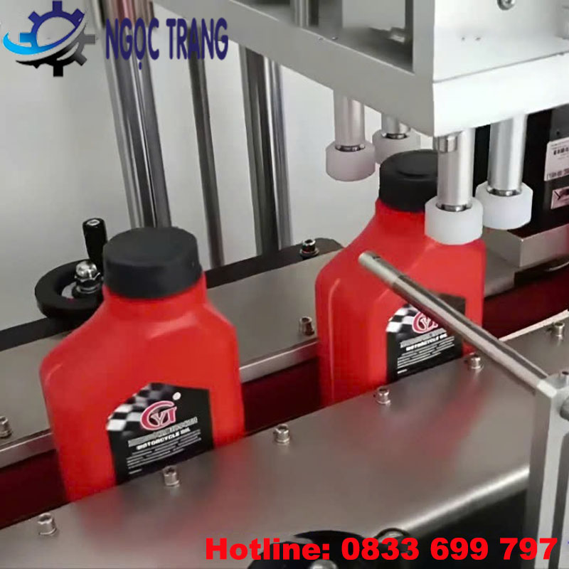 Máy vặn nắp chai tự động