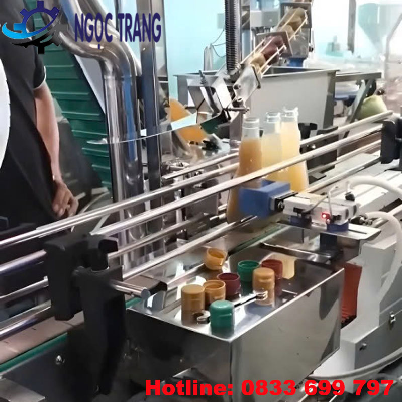 Máy vặn nắp chai tự động
