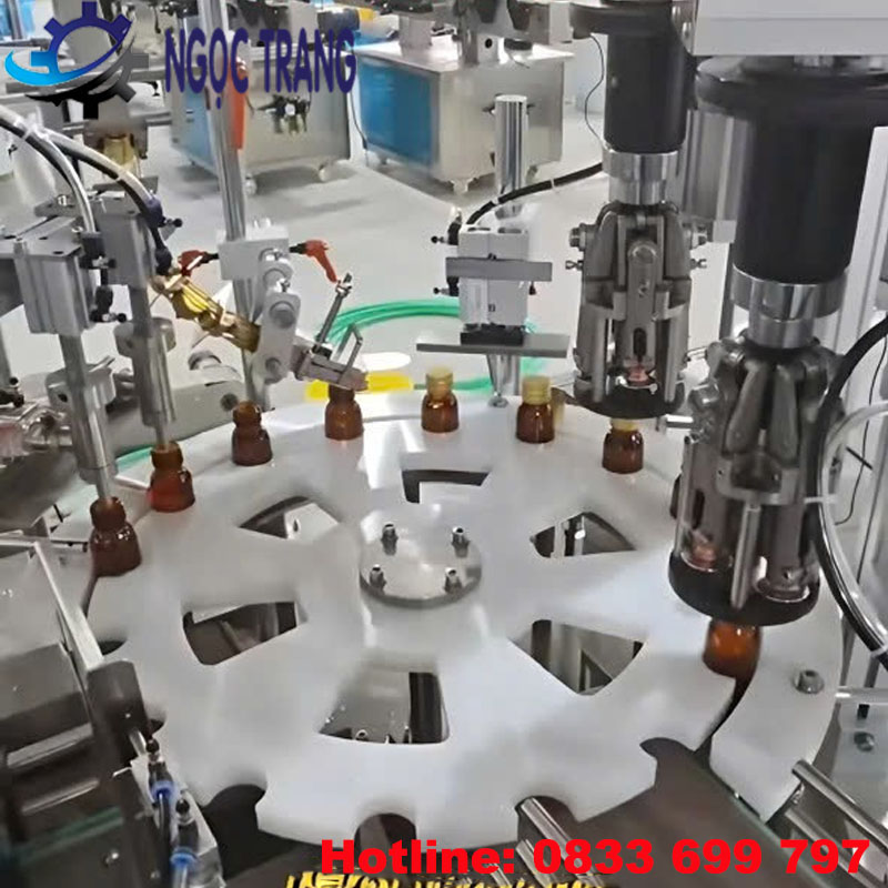 Máy đóng nắp chai tự động
