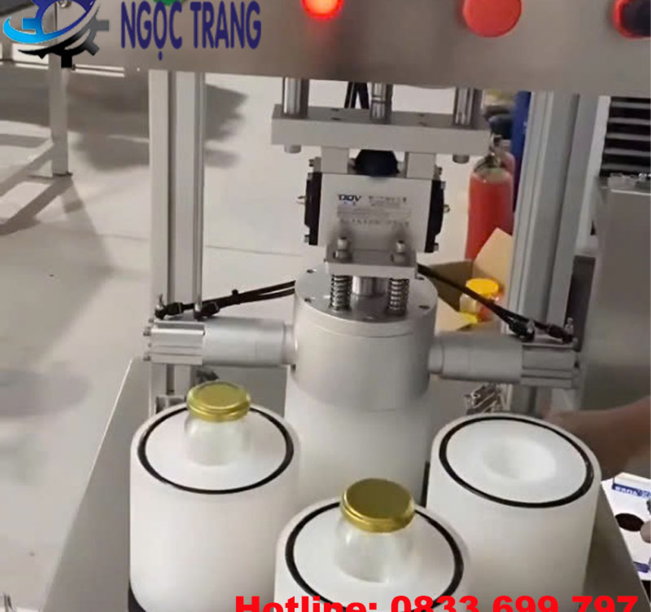 Máy vặn nắp chai hút chân không - Máy đóng nắp bán tự động