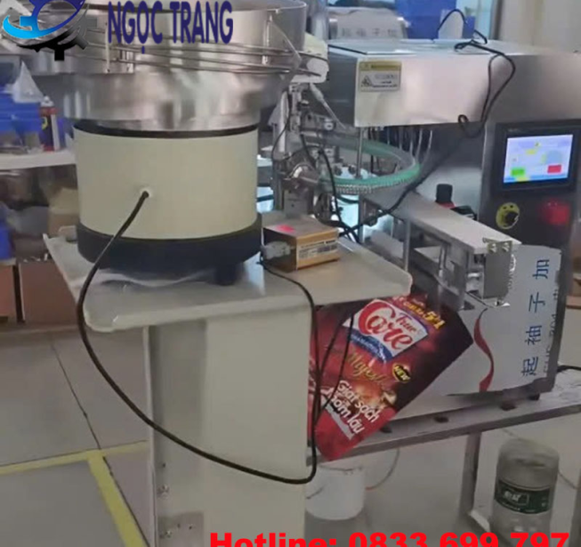 Máy chiết rót dạng túi - Máy chiết rót túi nước giặt mâm xoay