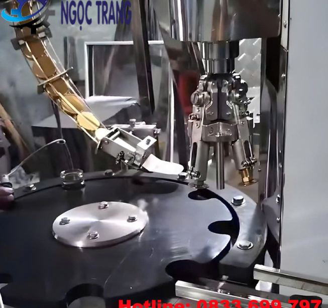 Máy vặn nắp hũ yến - Máy đóng nắp lọ yến sào mâm xoay tự động